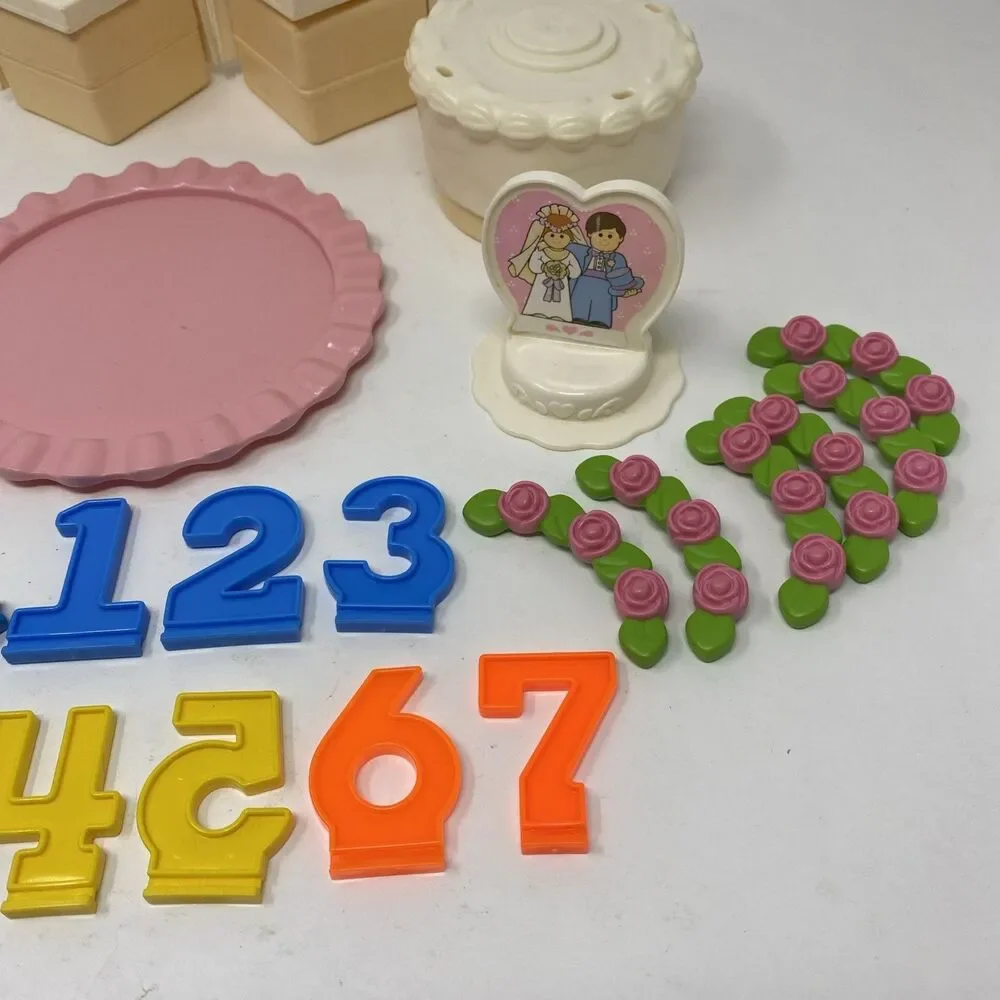 VTG 1987 Fisher-Price Fun With Food Create-A-Cake Set USA Wedding Birthday